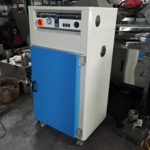 熱風(fēng)循環(huán)干燥箱_電加熱工業(yè)烘箱熱風(fēng)循環(huán)干燥箱廠家直銷(xiāo)可定做