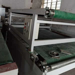 雙燈固化流平_現(xiàn)貨背景墻2米二手全自動(dòng)單uv淋幕機(jī)雙燈固化流平